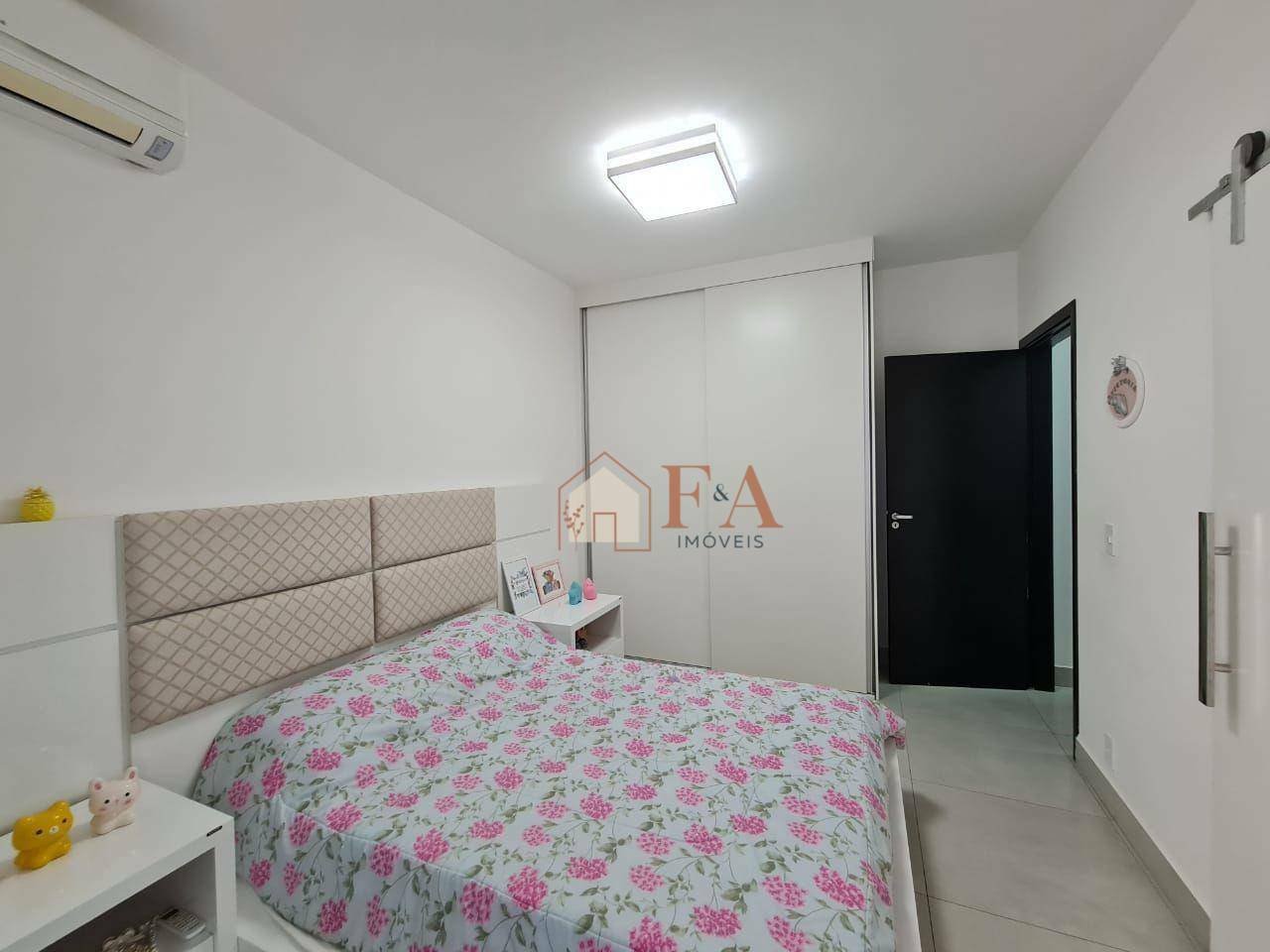 Casa à venda com 3 quartos, 130m² - Foto 12