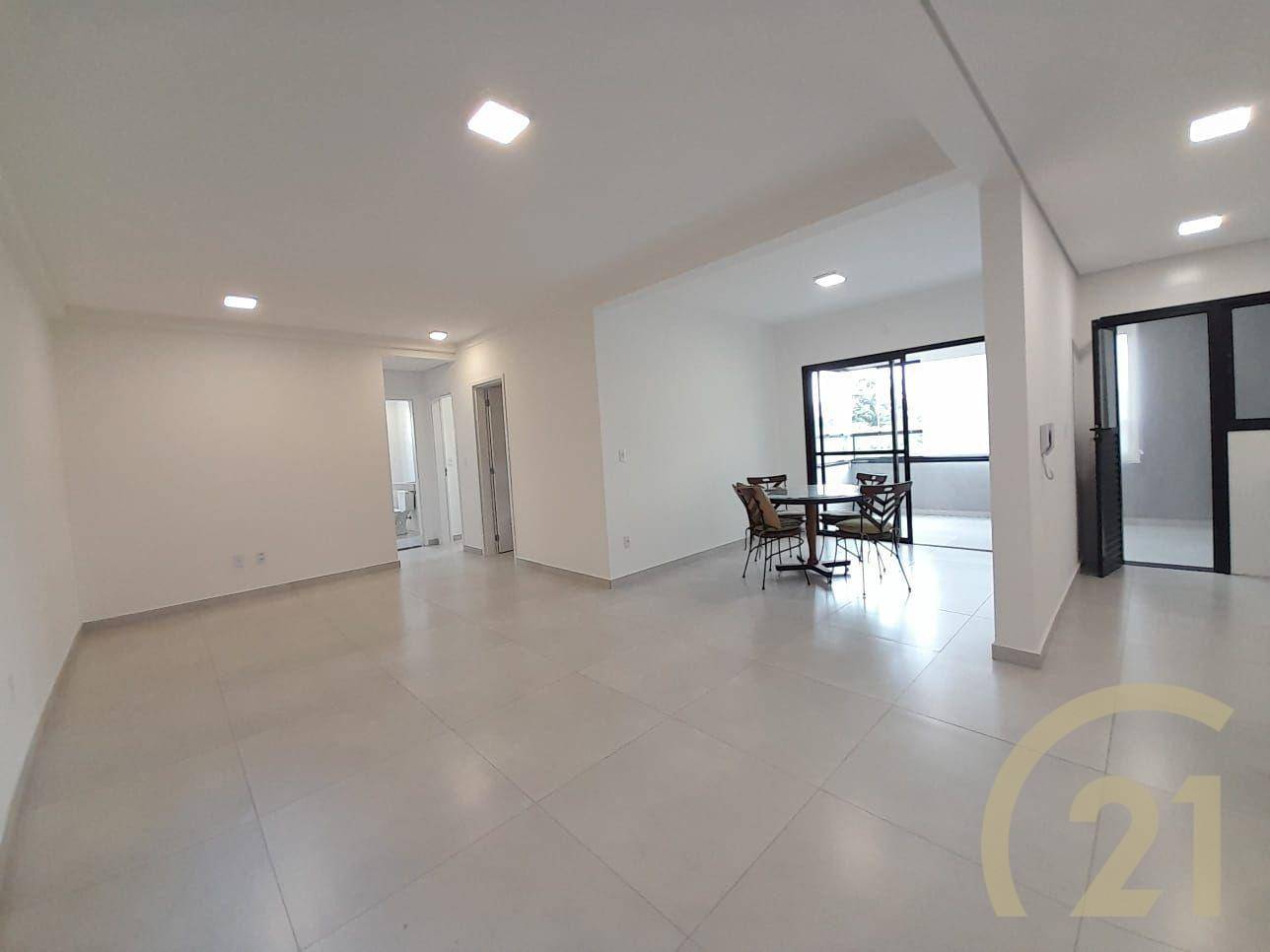 Apartamento à venda com 3 quartos, 96m² - Foto 2