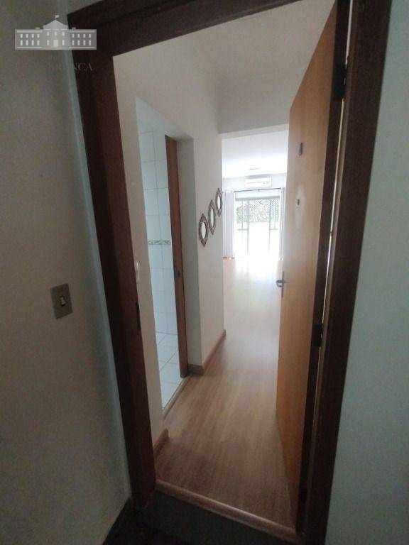 Apartamento à venda com 3 quartos, 85m² - Foto 2