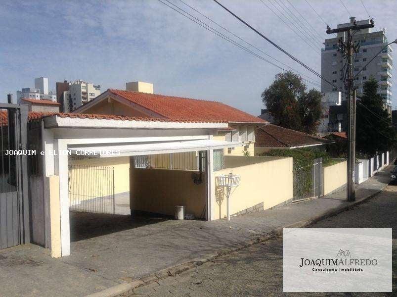 Casa à venda com 4 quartos, 300m² - Foto 28