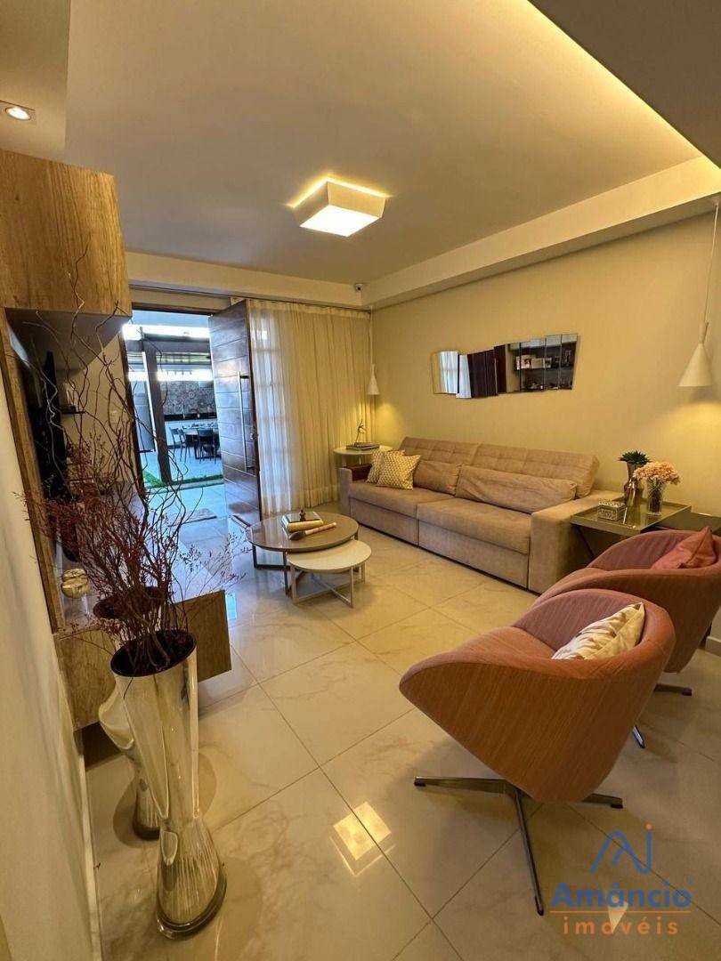 Casa à venda com 3 quartos, 210m² - Foto 4