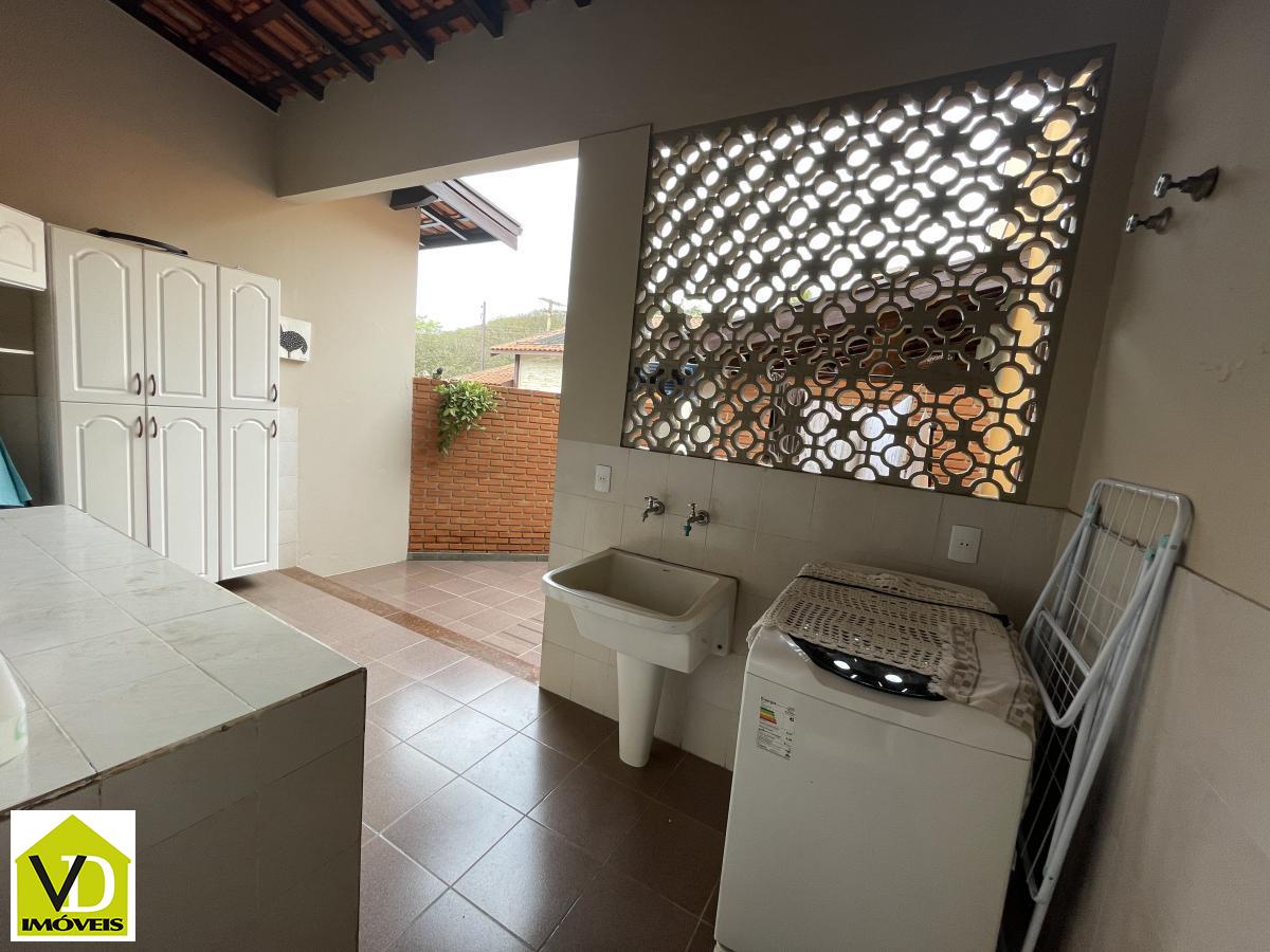 Casa à venda com 4 quartos, 300m² - Foto 11