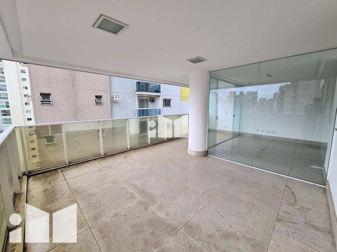 Apartamento à venda com 4 quartos, 141m² - Foto 2