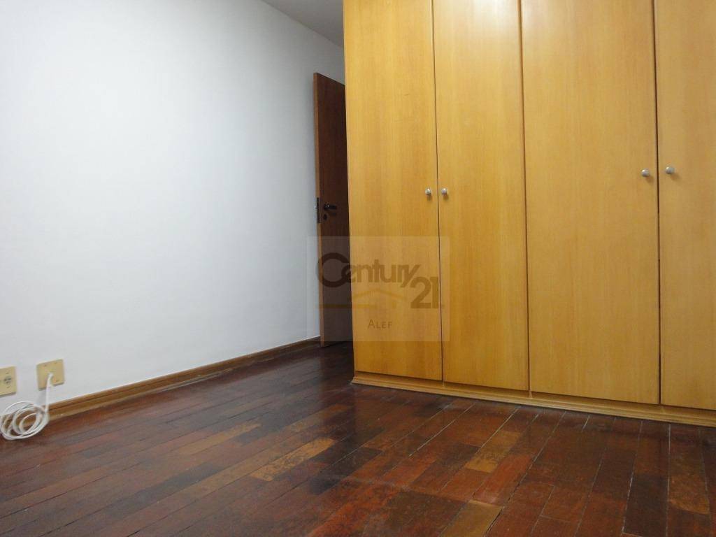 Apartamento para alugar com 3 quartos, 110m² - Foto 13