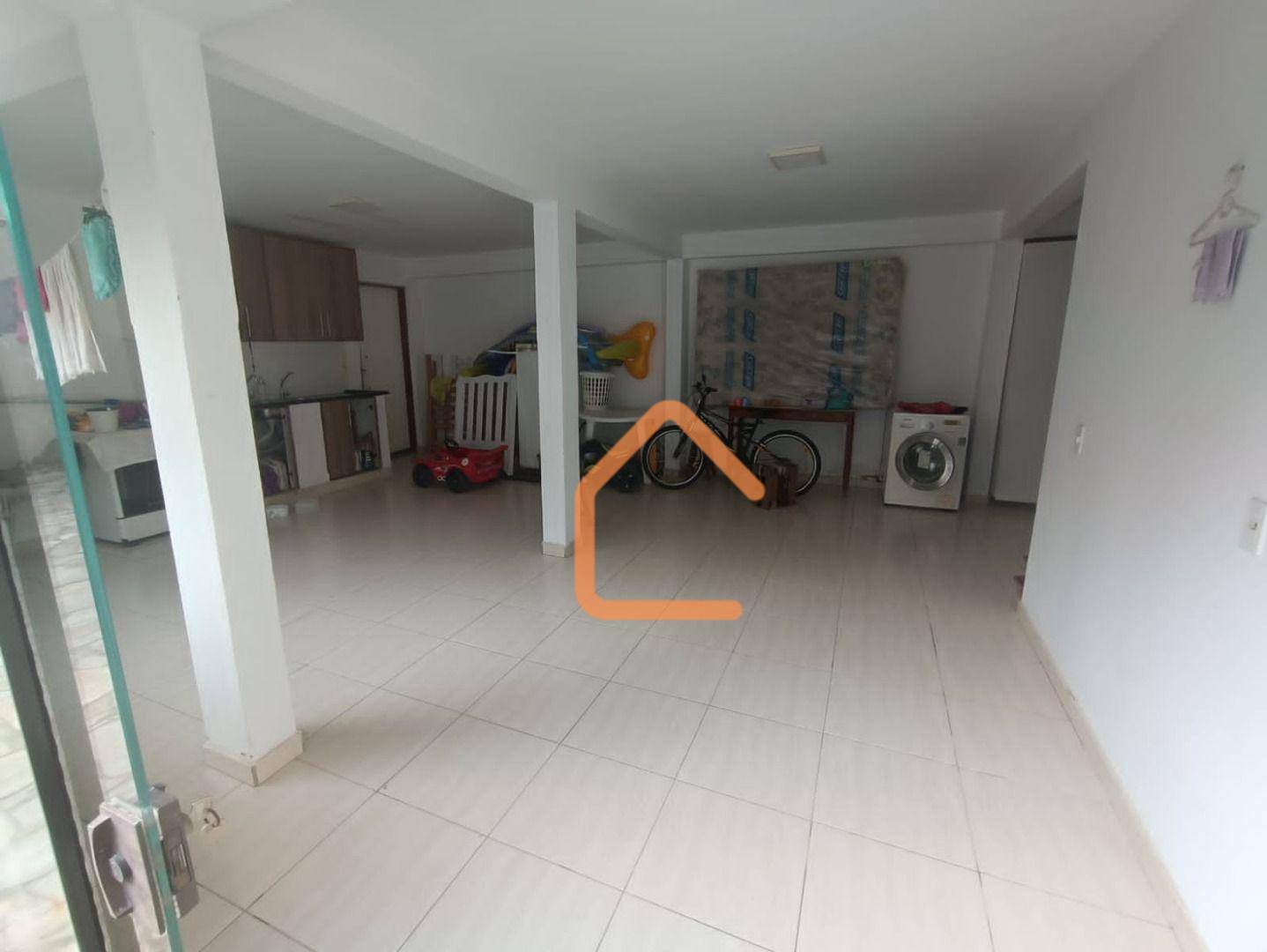 Casa à venda com 3 quartos, 240m² - Foto 14