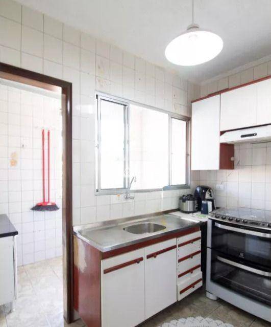 Apartamento à venda com 2 quartos, 70m² - Foto 4