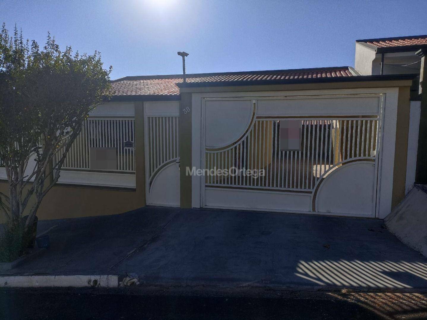 Casa à venda com 2 quartos, 120m² - Foto 1