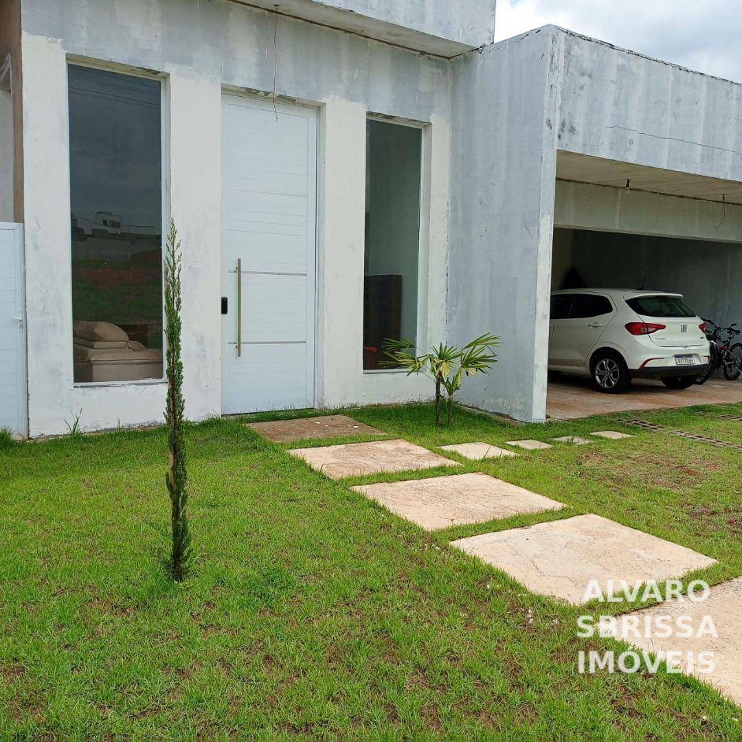 Casa de Condomínio à venda com 3 quartos, 238m² - Foto 1