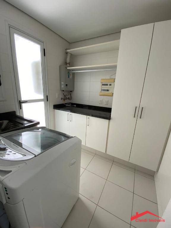 Apartamento para alugar com 3 quartos, 138m² - Foto 18