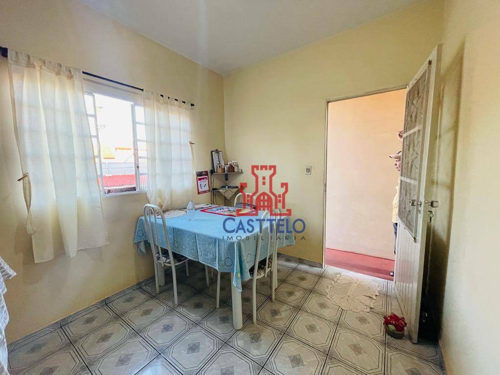 Casa à venda com 5 quartos, 170m² - Foto 14