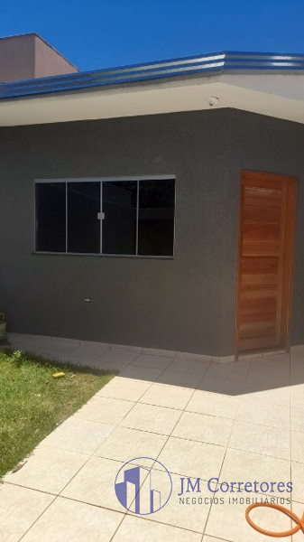 Casa à venda com 3 quartos, 73m² - Foto 1