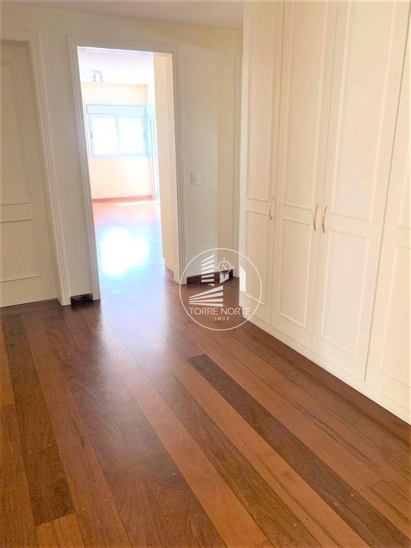 Apartamento para alugar com 4 quartos, 360m² - Foto 14