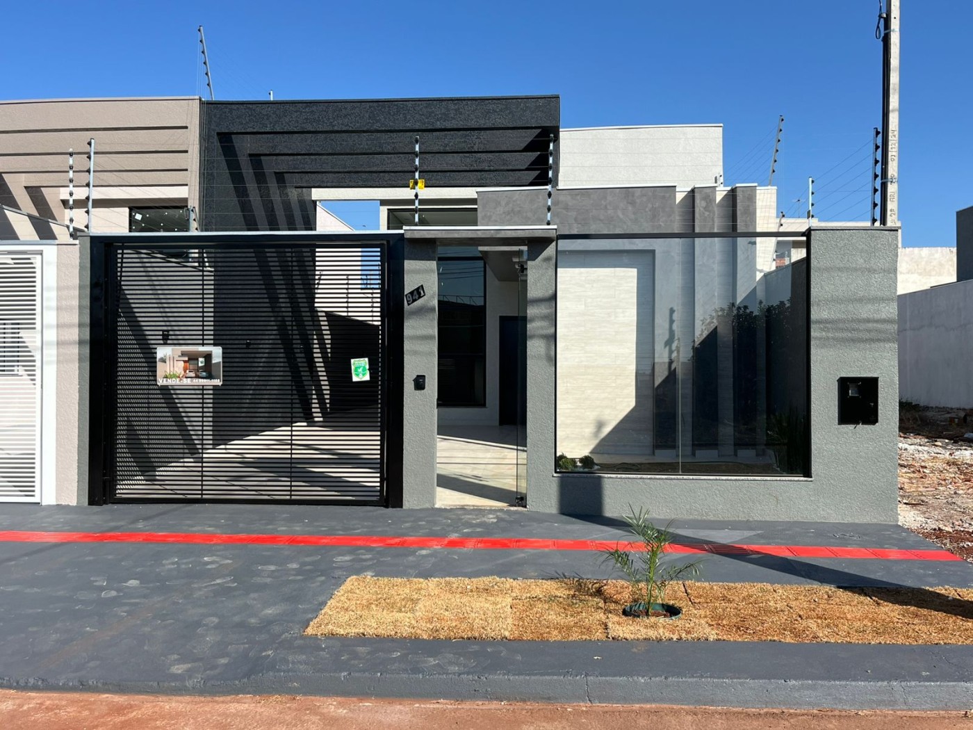 Casa à venda com 3 quartos, 200m² - Foto 1
