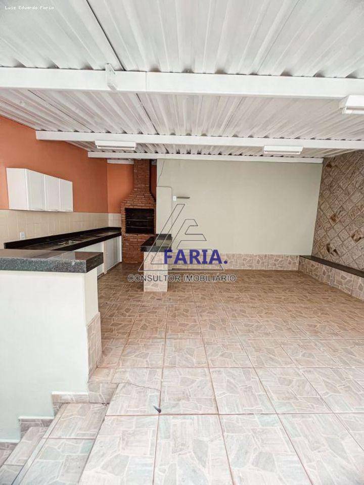 Casa à venda com 4 quartos, 250m² - Foto 13