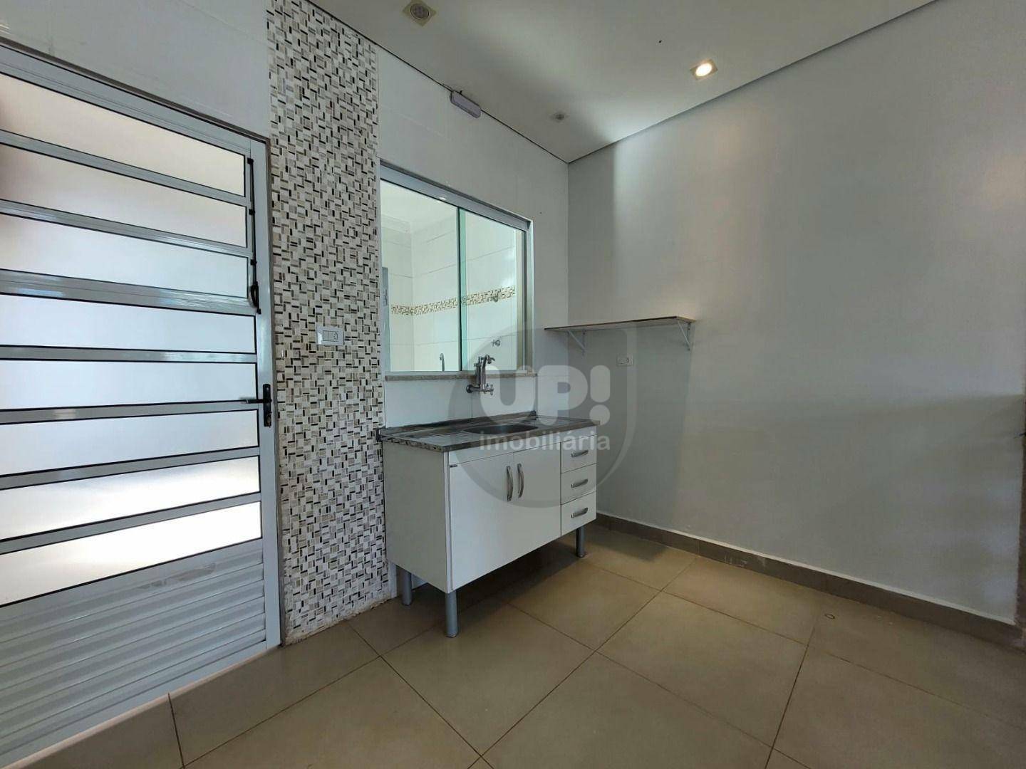 Casa à venda com 2 quartos, 100m² - Foto 4