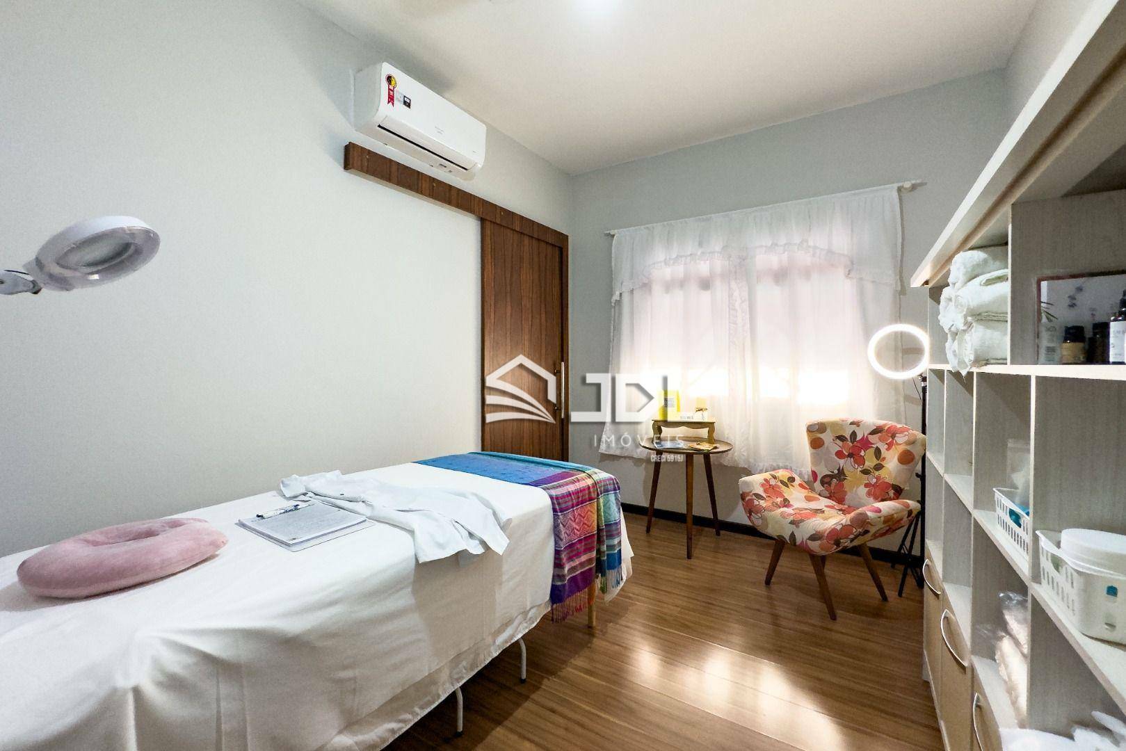 Casa à venda com 4 quartos, 250m² - Foto 19