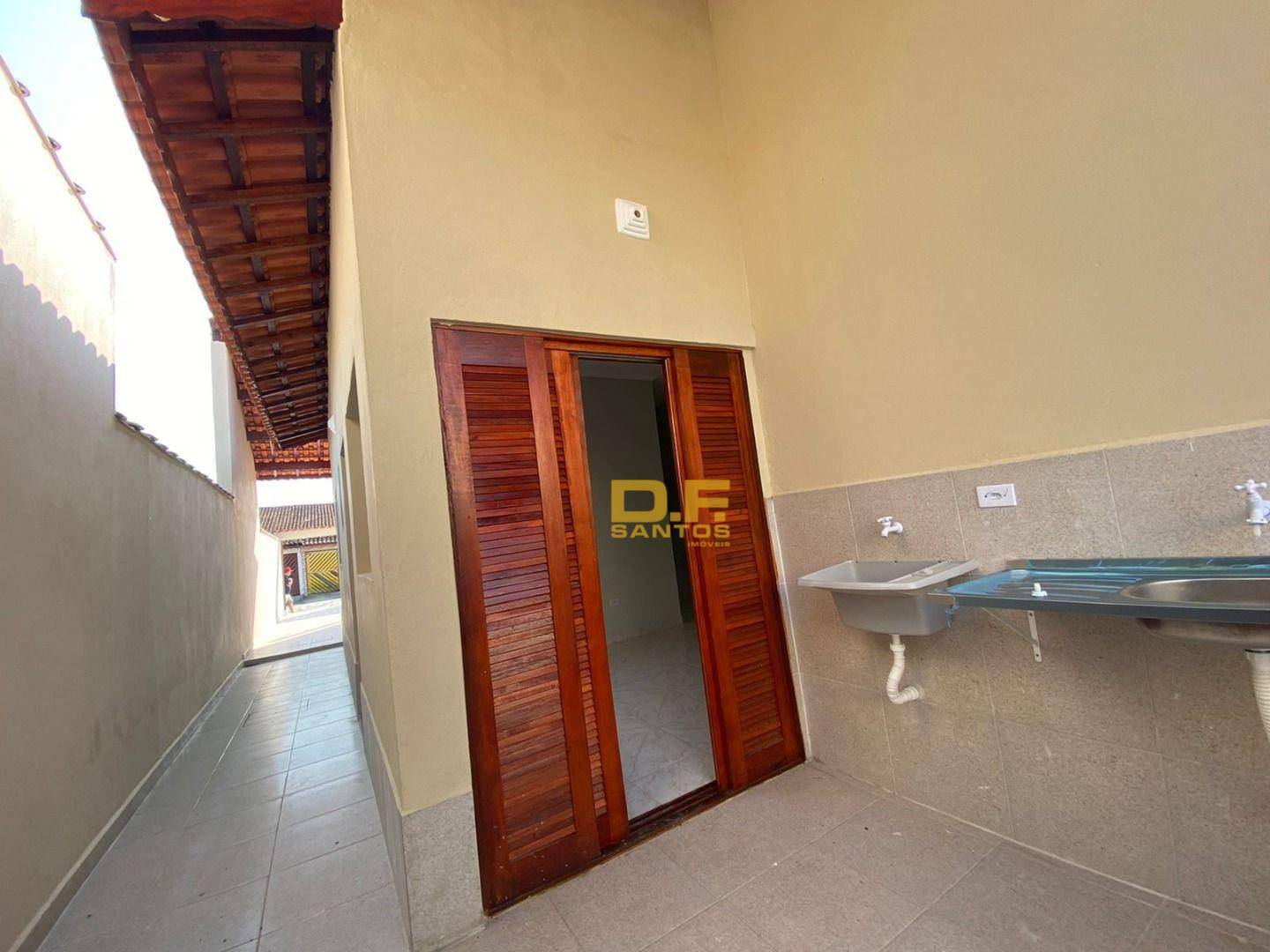 Casa à venda com 2 quartos, 70m² - Foto 4