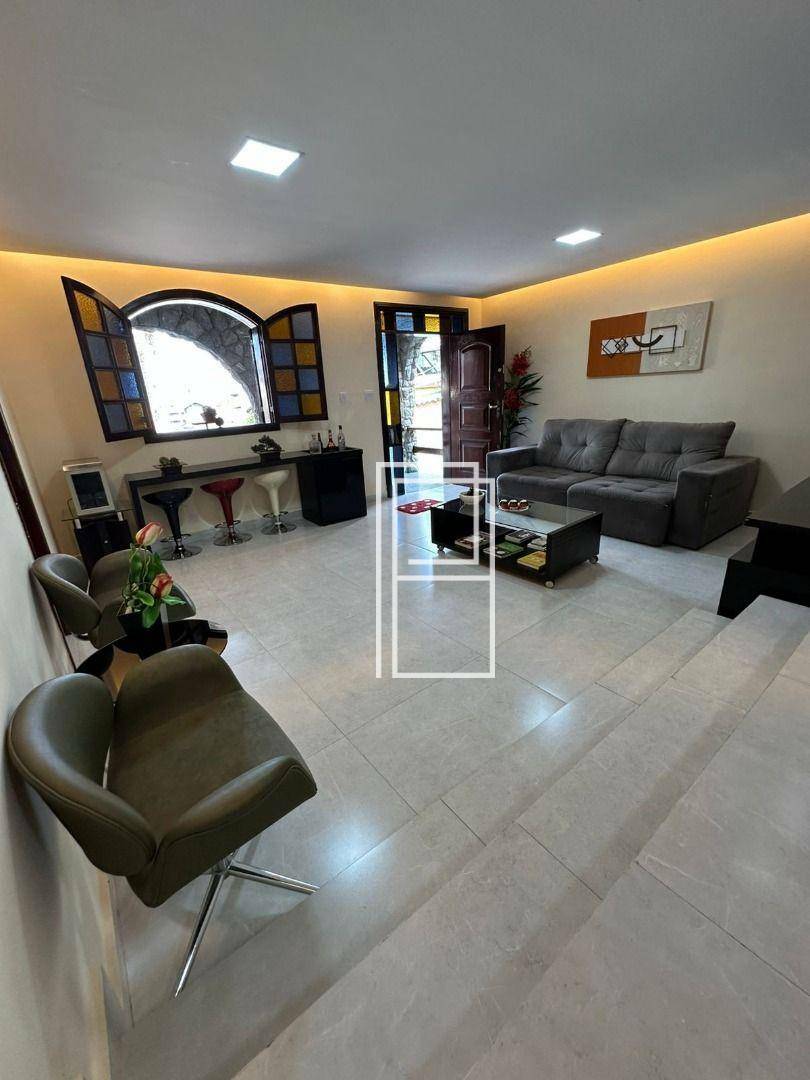 Casa à venda com 3 quartos, 290m² - Foto 4