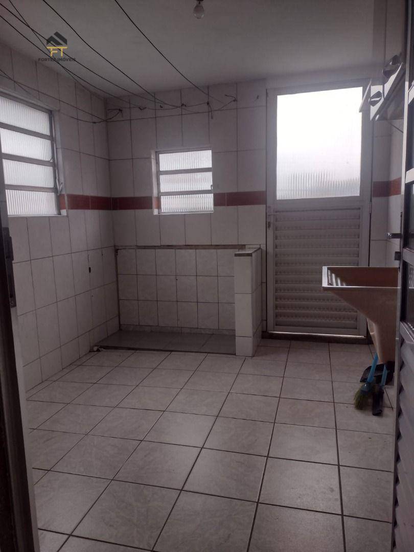 Casa para alugar com 2 quartos, 250M2 - Foto 15