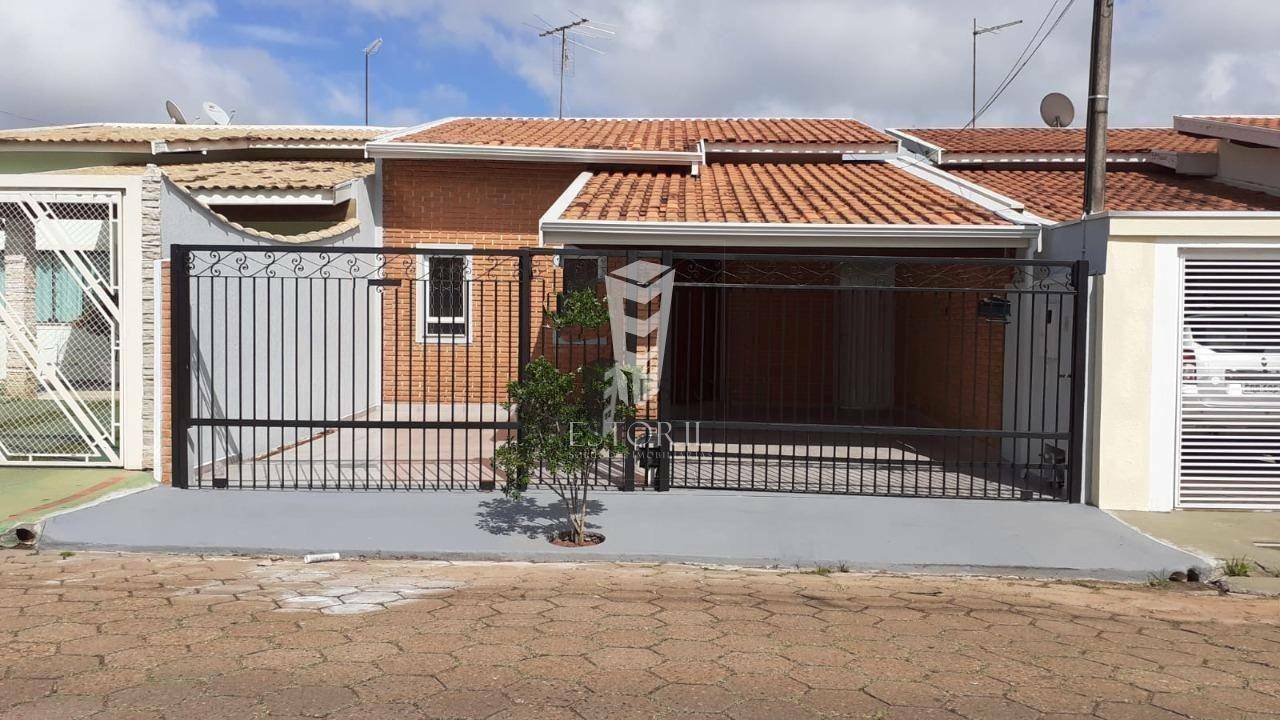 Casa à venda com 2 quartos, 150m² - Foto 1