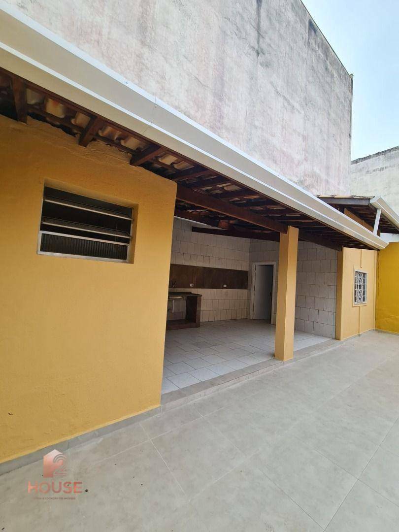 Casa à venda e aluguel com 3 quartos, 250m² - Foto 15