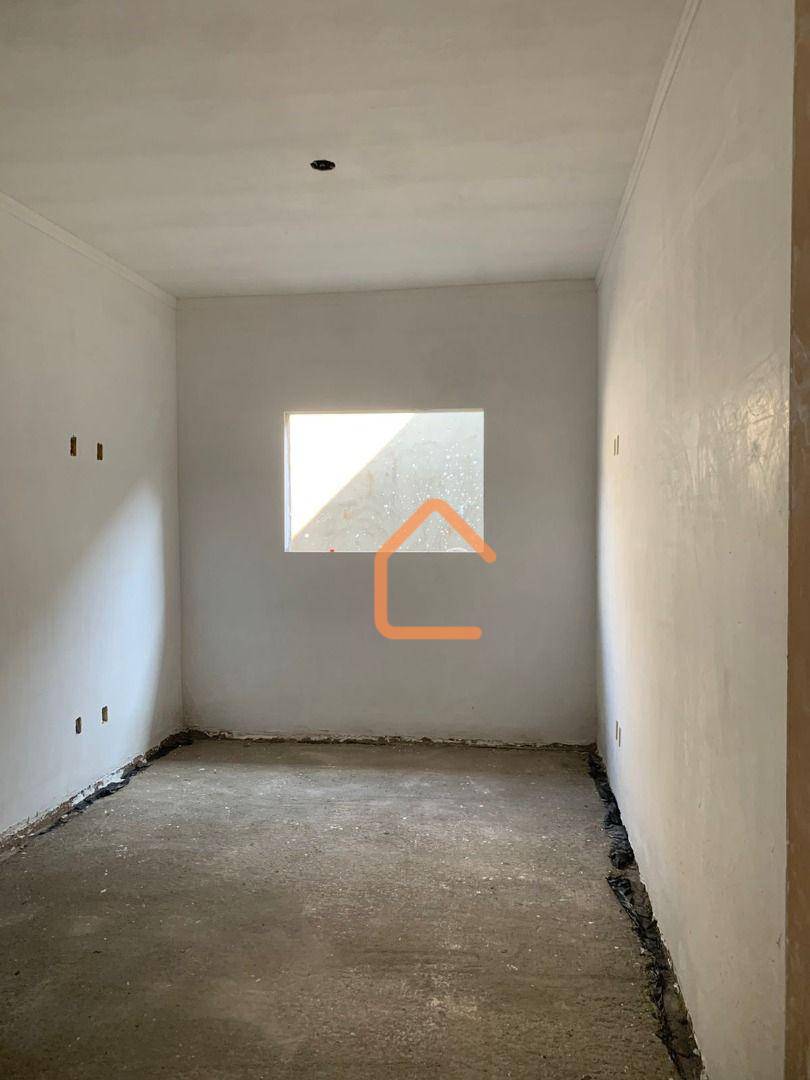 Casa à venda com 3 quartos, 100m² - Foto 5