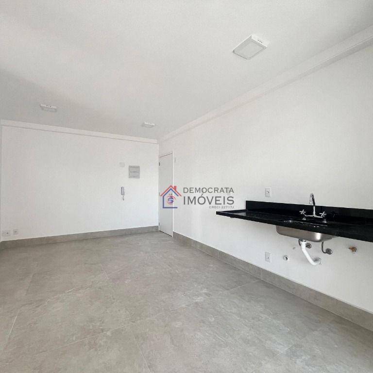 Apartamento à venda com 2 quartos, 67m² - Foto 3