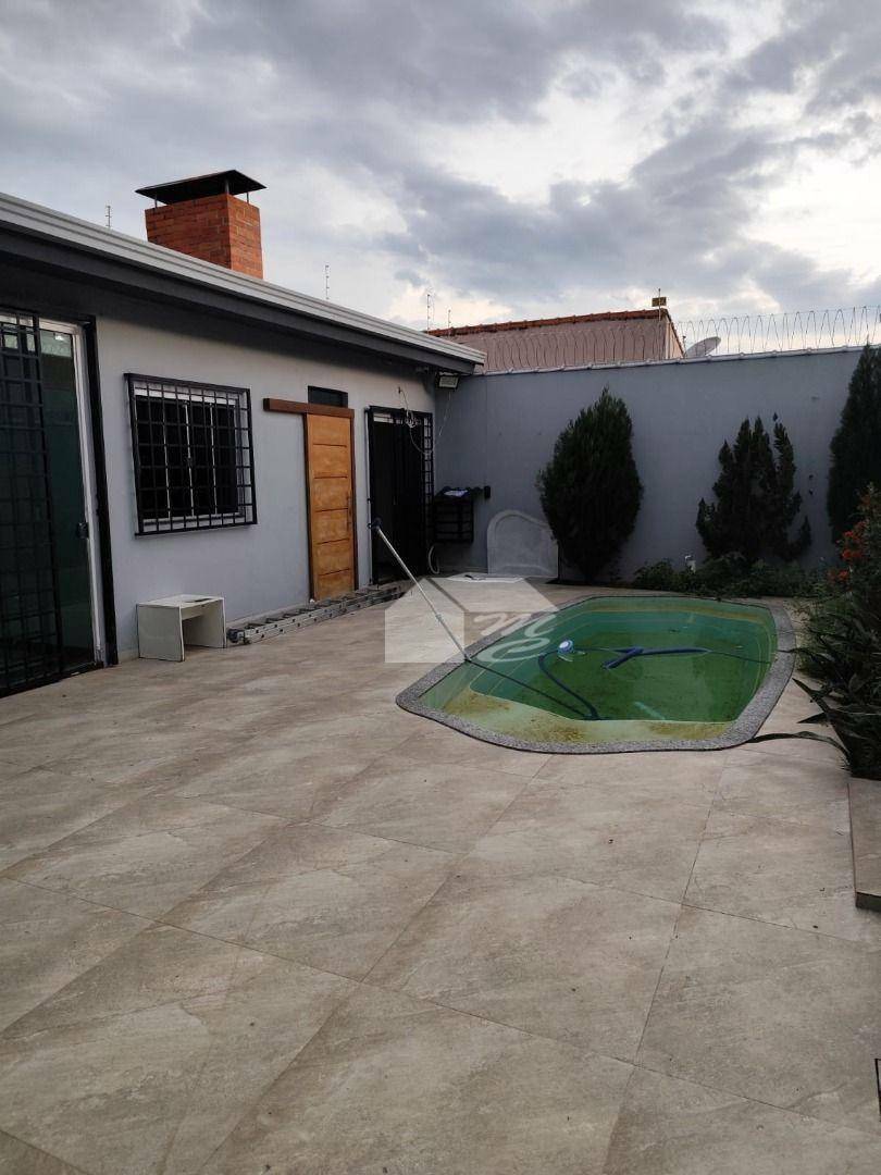 Casa à venda com 3 quartos, 300m² - Foto 32