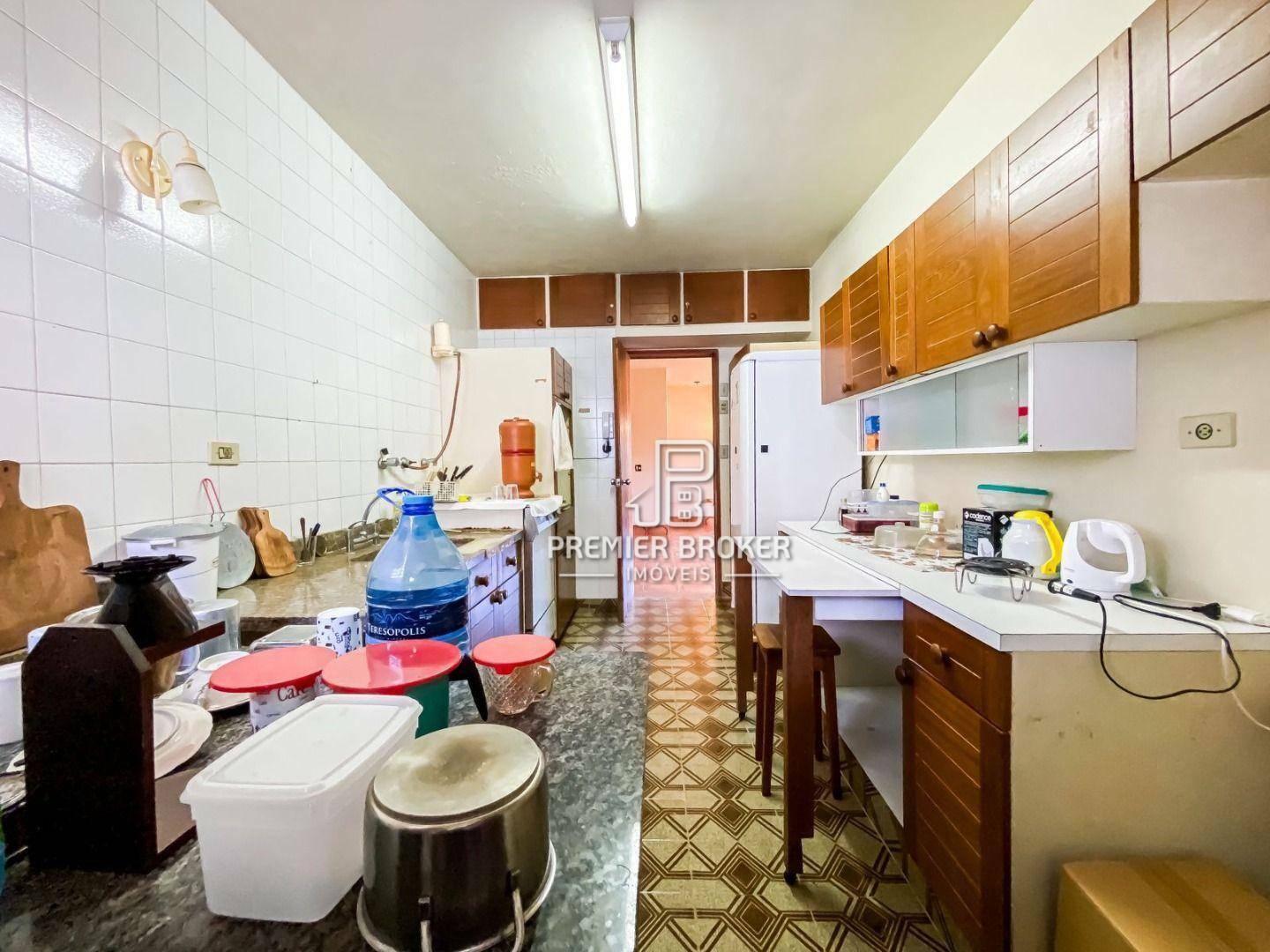 Casa à venda com 4 quartos, 304m² - Foto 12