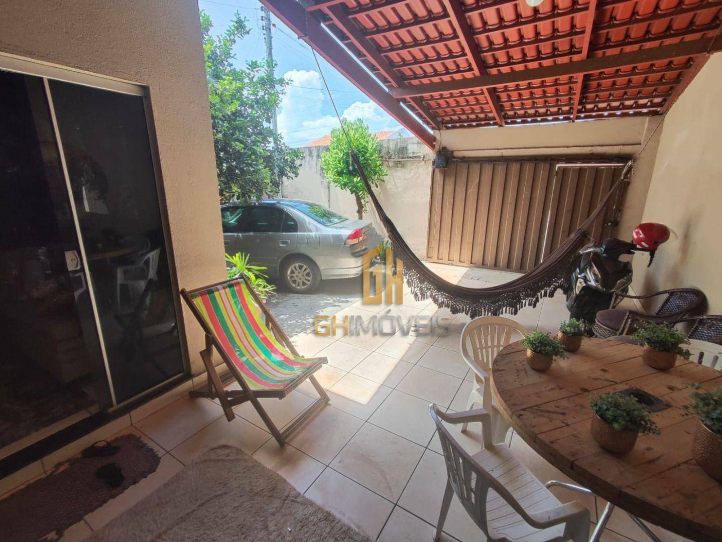 Casa à venda com 3 quartos, 134m² - Foto 1