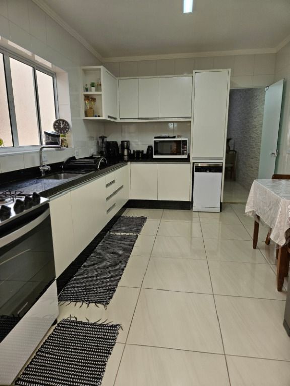 Sobrado à venda com 2 quartos, 190m² - Foto 10