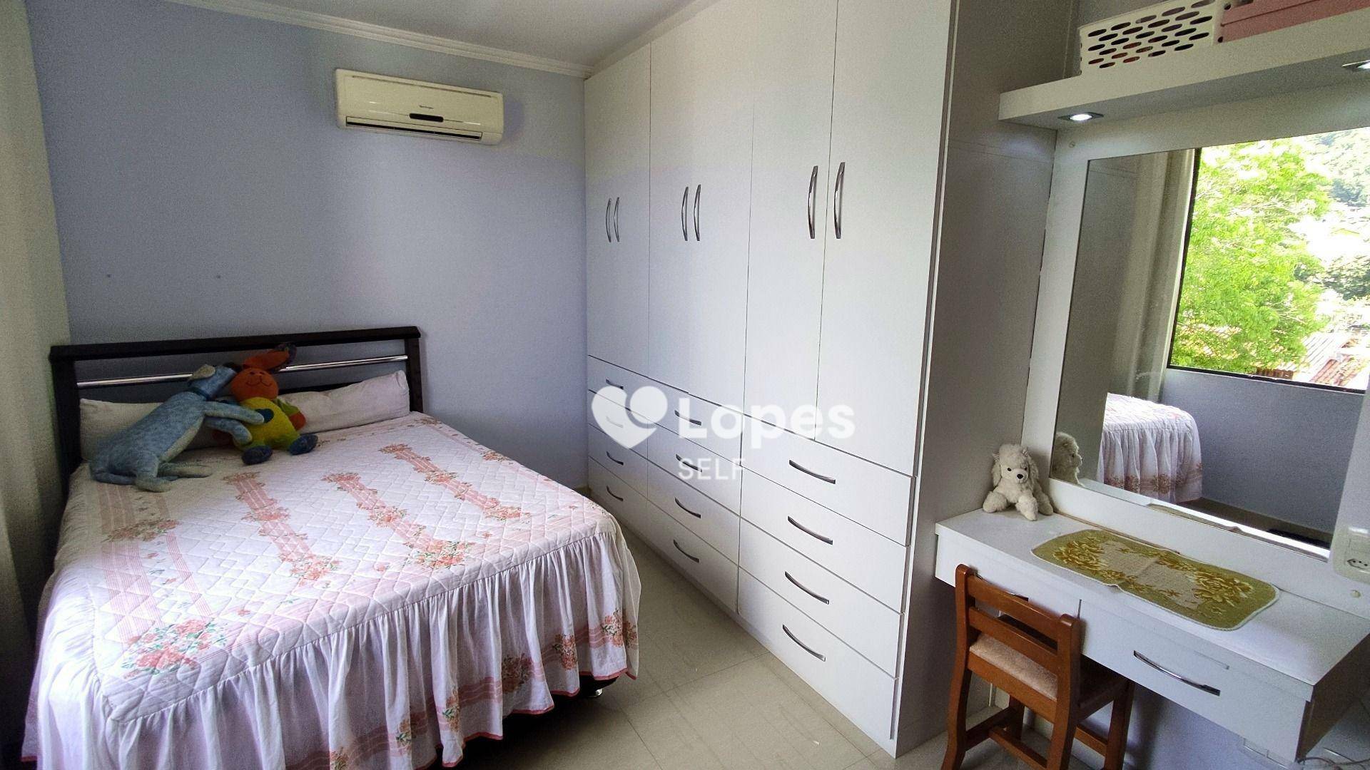 Casa de Condomínio à venda com 4 quartos, 315m² - Foto 14