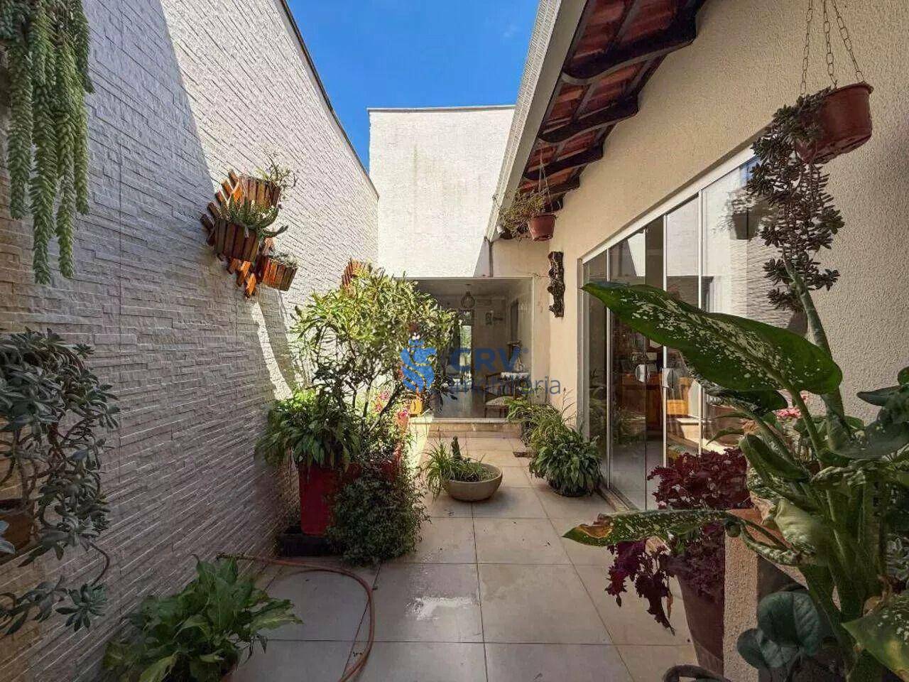 Casa à venda com 2 quartos, 150m² - Foto 4