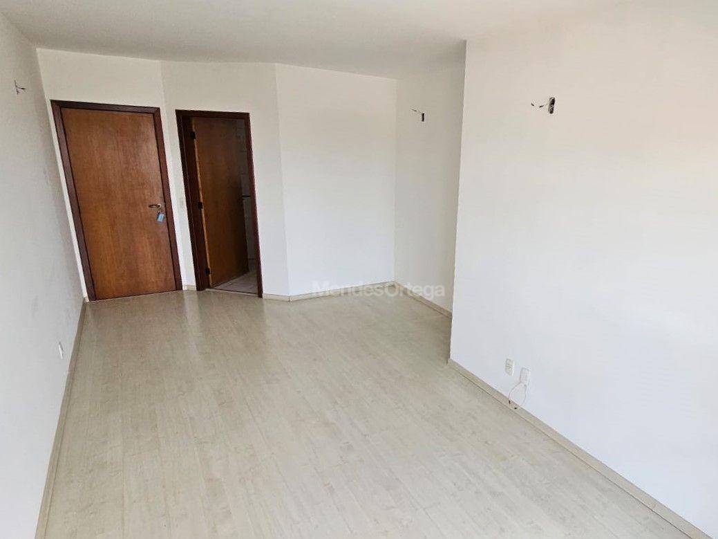 Apartamento à venda com 3 quartos, 86m² - Foto 3