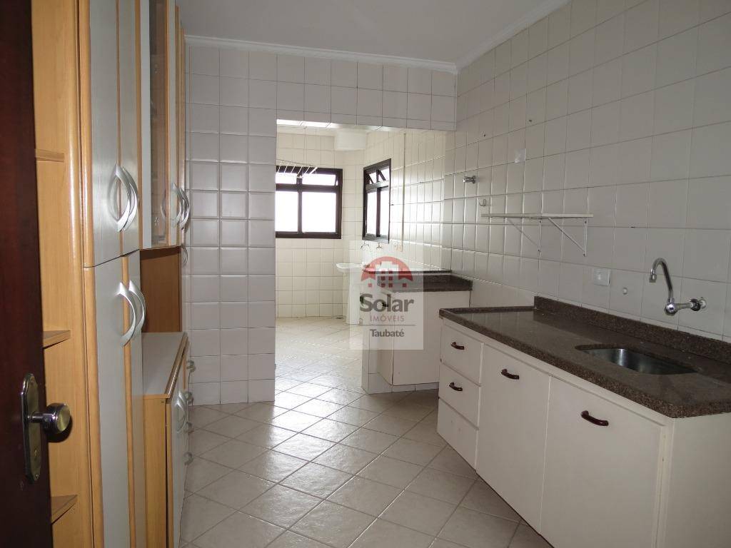 Apartamento à venda com 3 quartos, 110m² - Foto 2