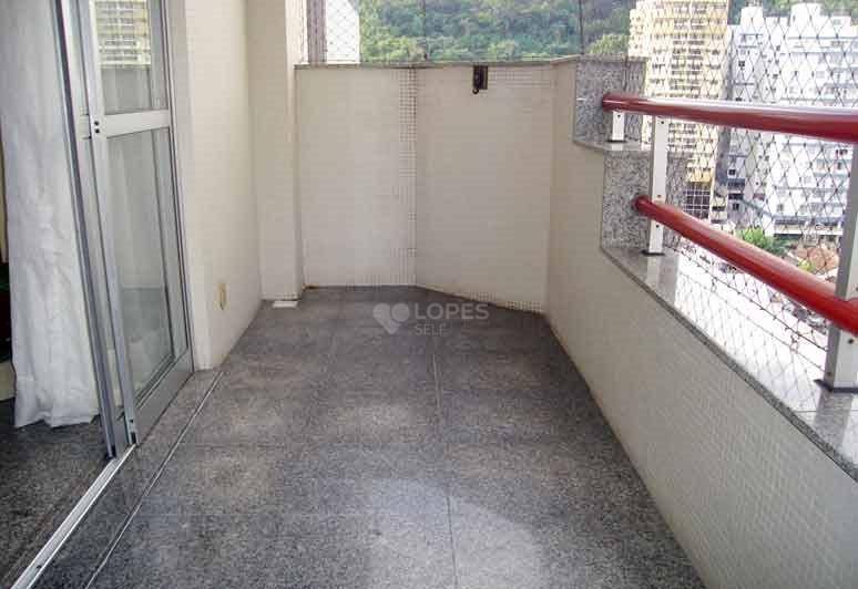 Apartamento à venda com 4 quartos, 198m² - Foto 4