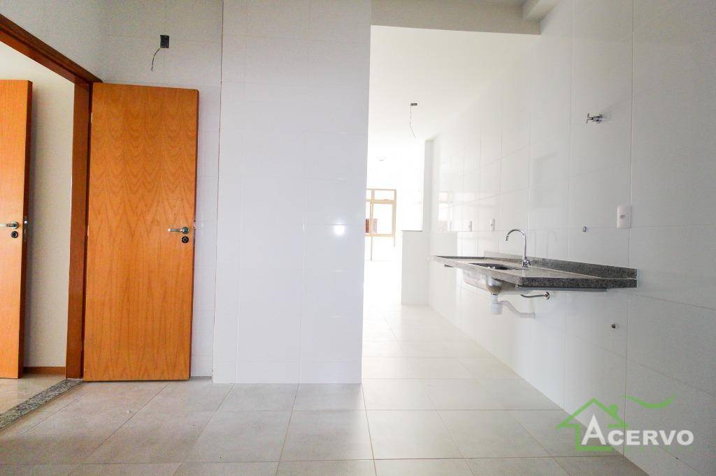 Apartamento à venda com 3 quartos, 96m² - Foto 4