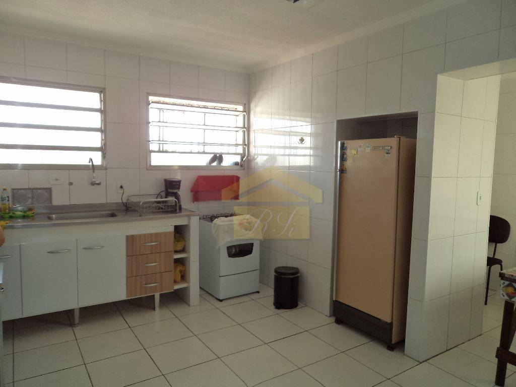 Sobrado à venda com 2 quartos, 200m² - Foto 5