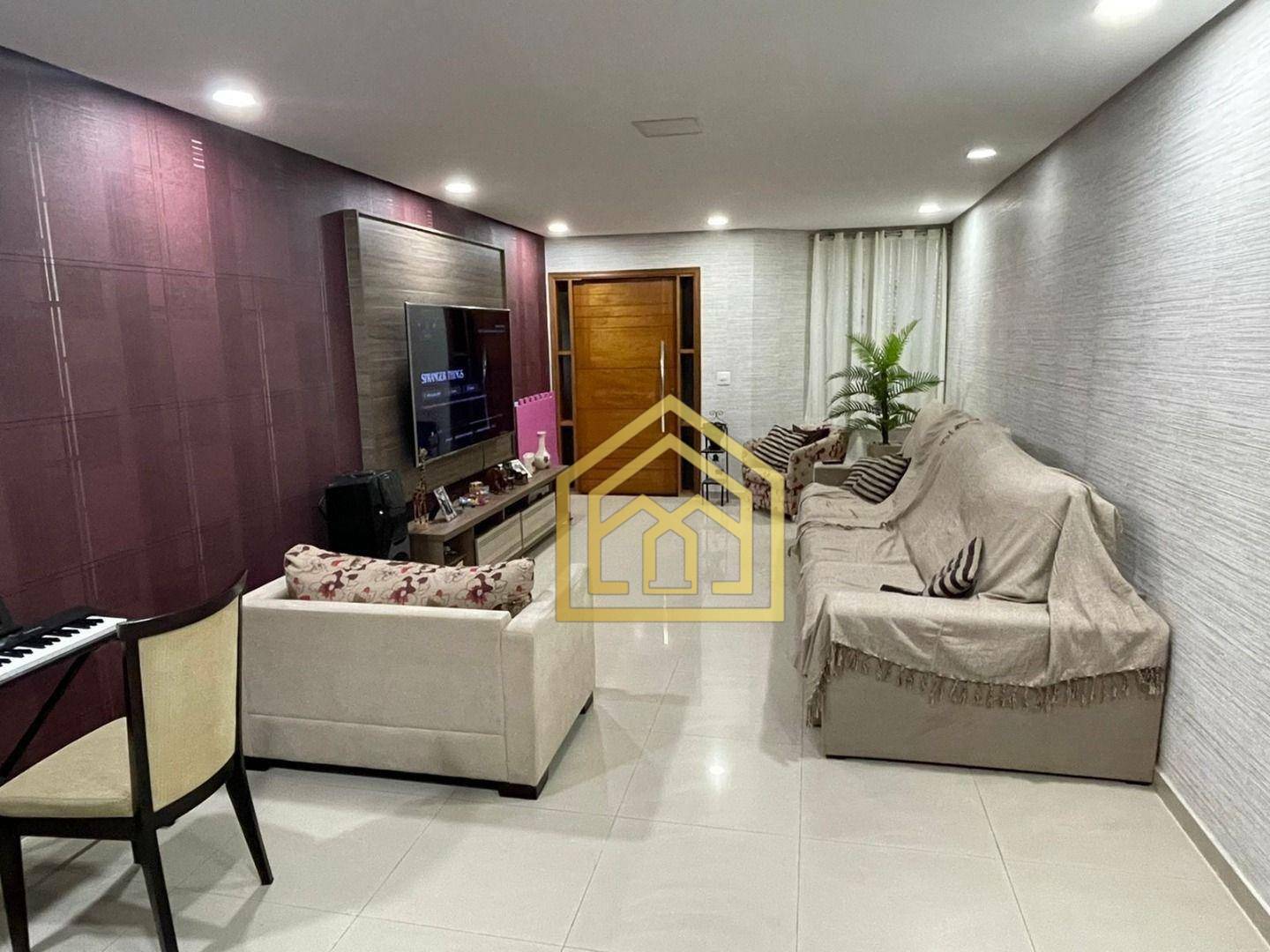 Sobrado à venda com 3 quartos, 250m² - Foto 1