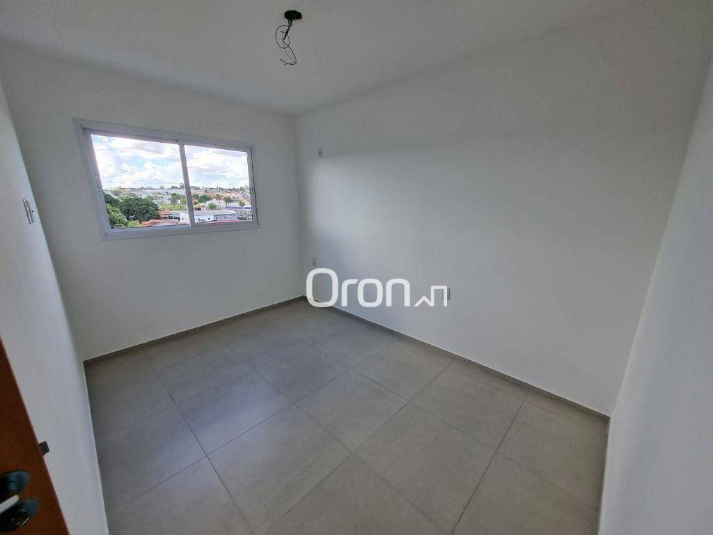 Apartamento à venda com 2 quartos, 77m² - Foto 5