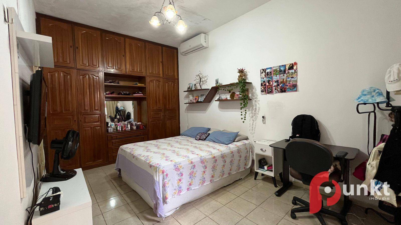 Casa à venda com 4 quartos, 380m² - Foto 5