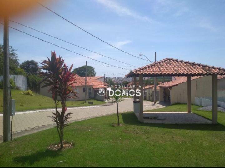 Casa à venda com 2 quartos, 90m² - Foto 2