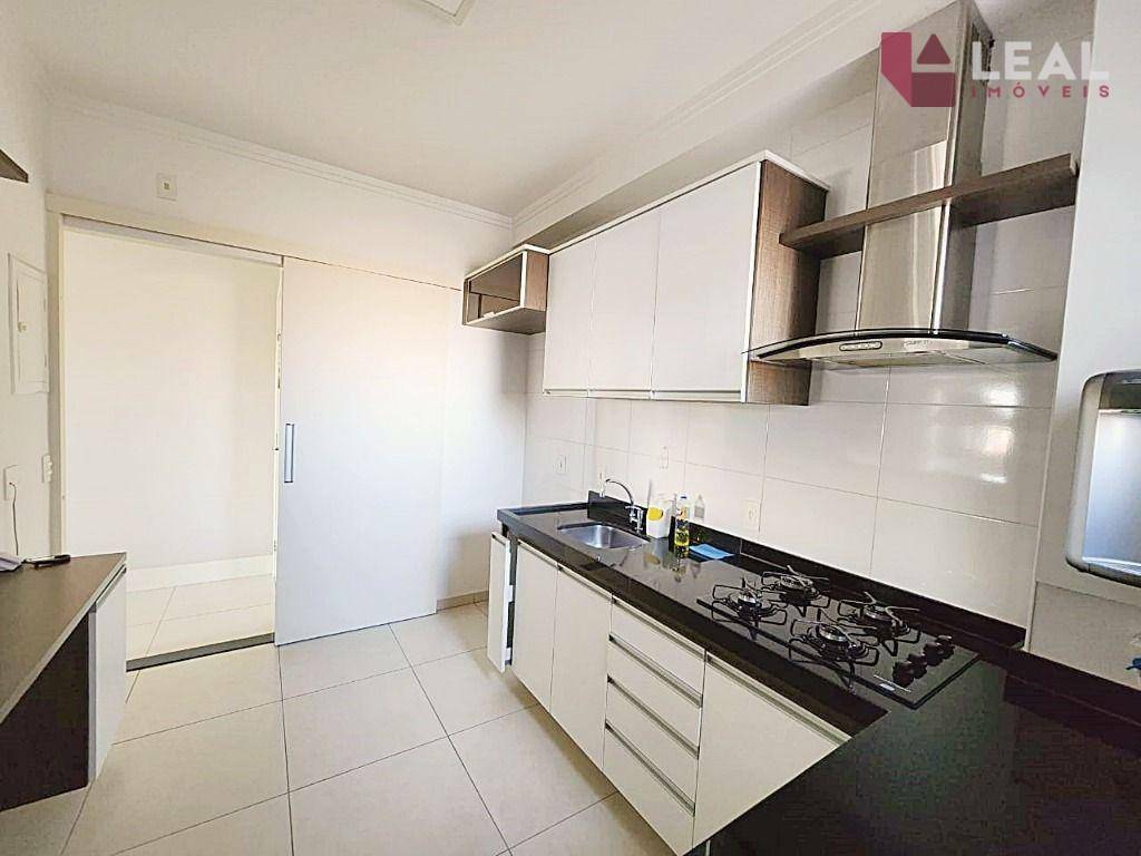 Apartamento à venda com 3 quartos, 98m² - Foto 9