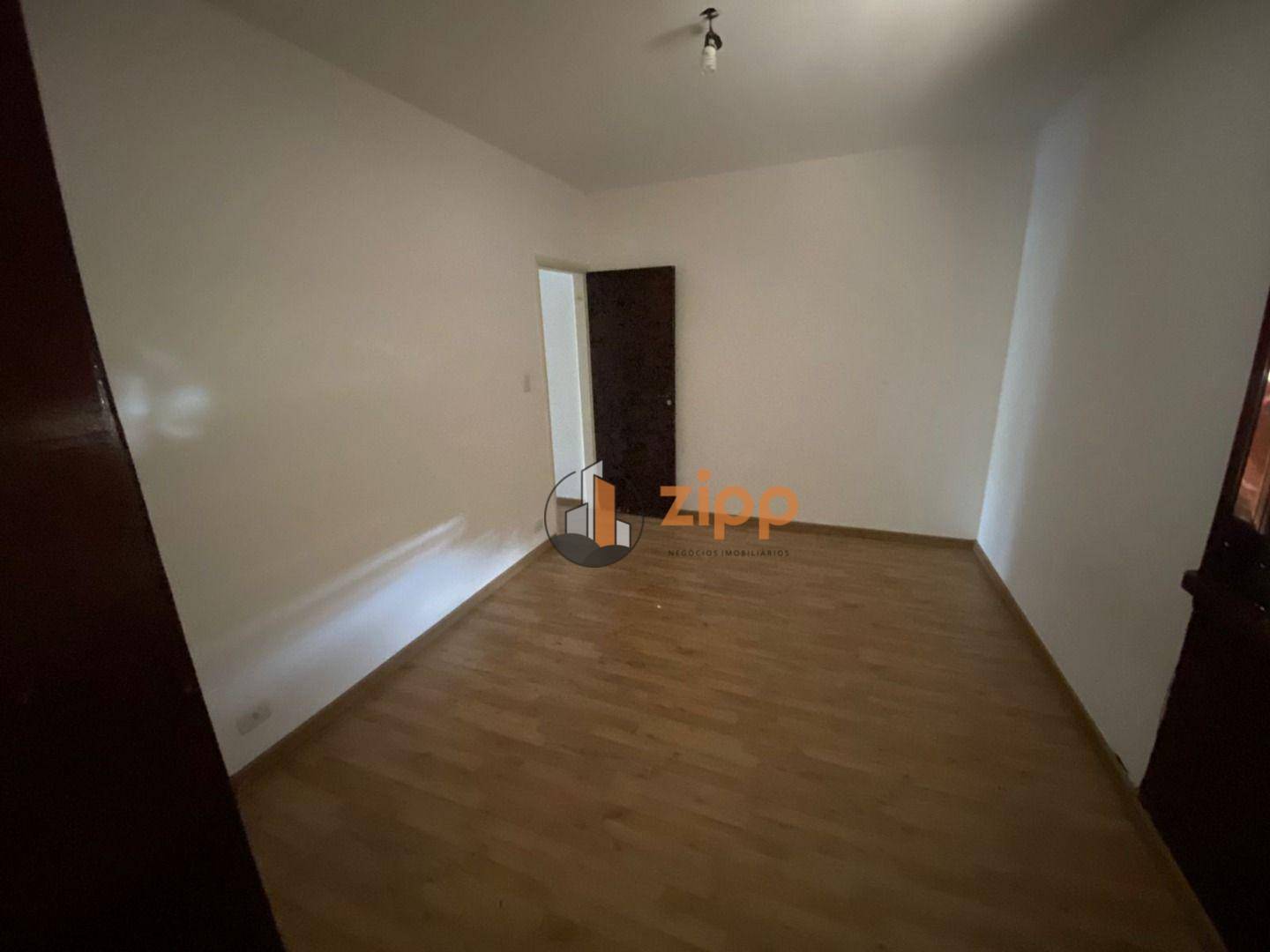 Sobrado à venda com 3 quartos, 200m² - Foto 4