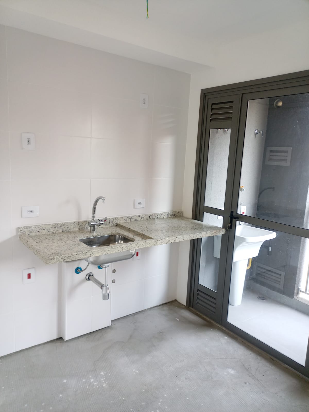 Apartamento à venda com 2 quartos, 75m² - Foto 13