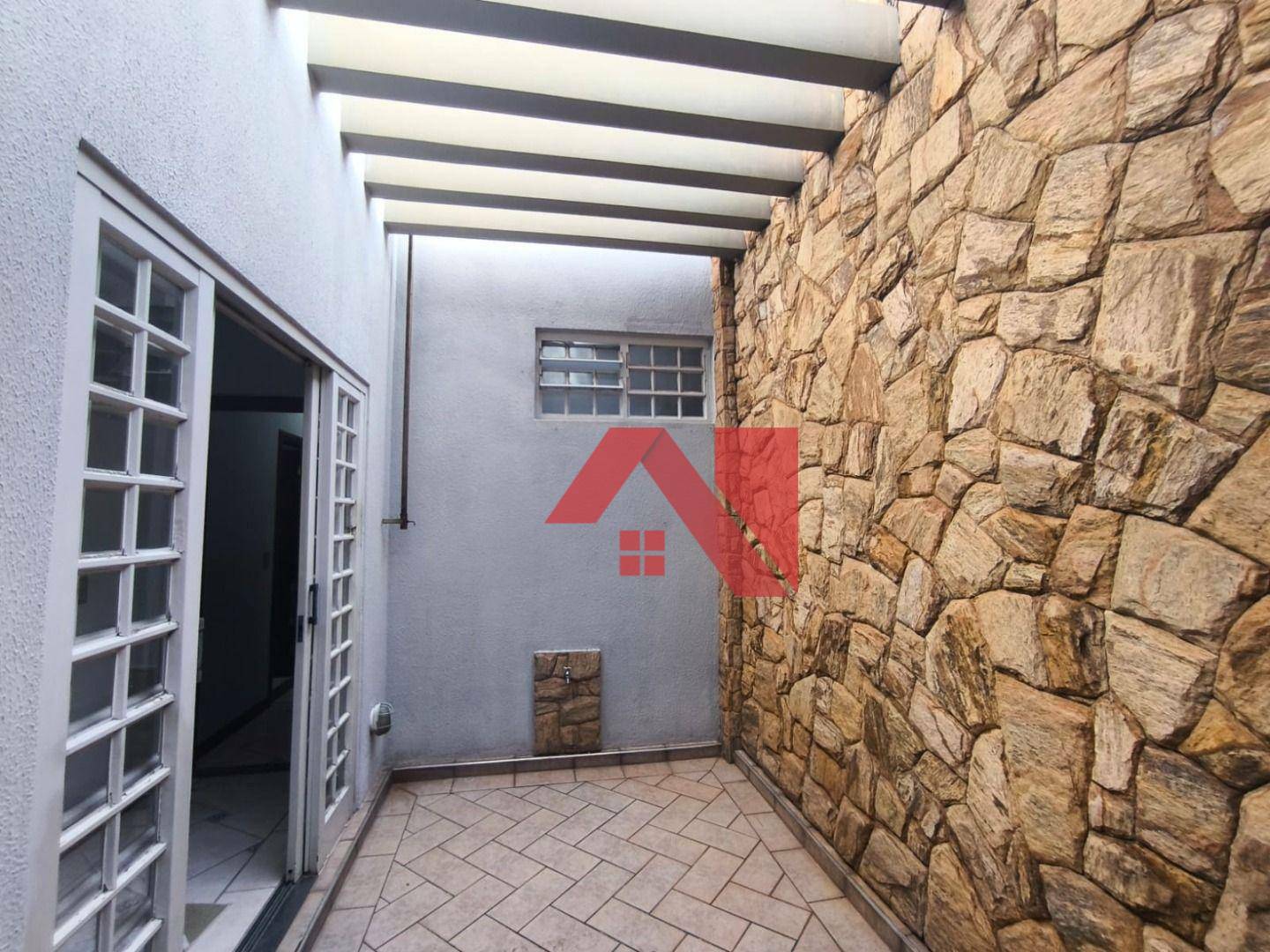 Casa à venda e aluguel com 3 quartos, 218m² - Foto 21