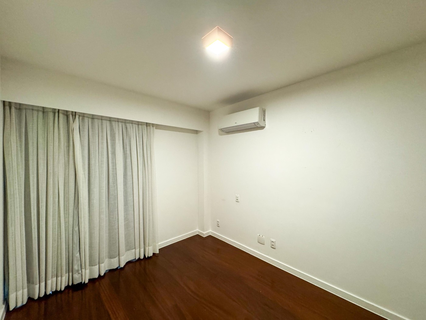Apartamento à venda com 3 quartos, 199m² - Foto 31