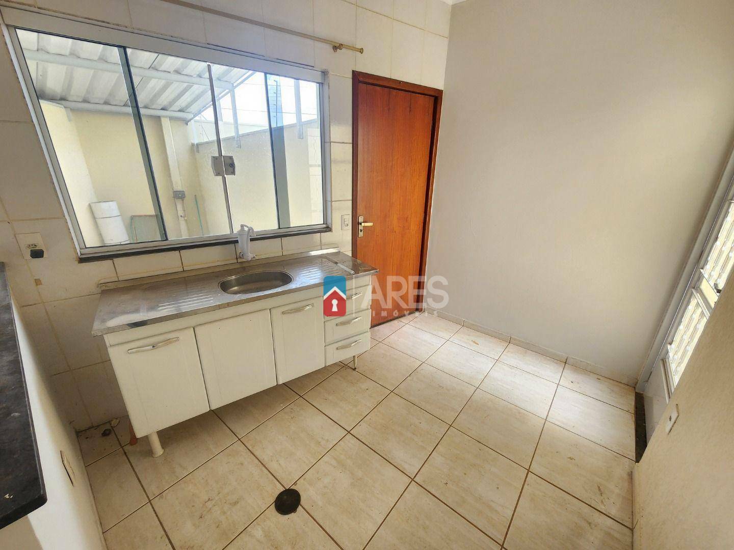 Casa à venda com 3 quartos, 63m² - Foto 7