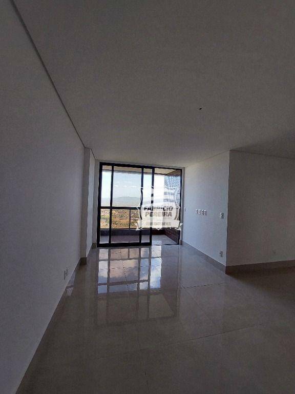 Apartamento à venda com 4 quartos, 134m² - Foto 2