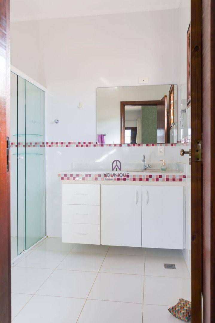 Casa à venda com 3 quartos, 219m² - Foto 12